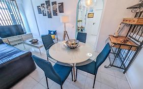 2 Room Condo - 5 Mins From Costa Da Caparica Beach & Bars