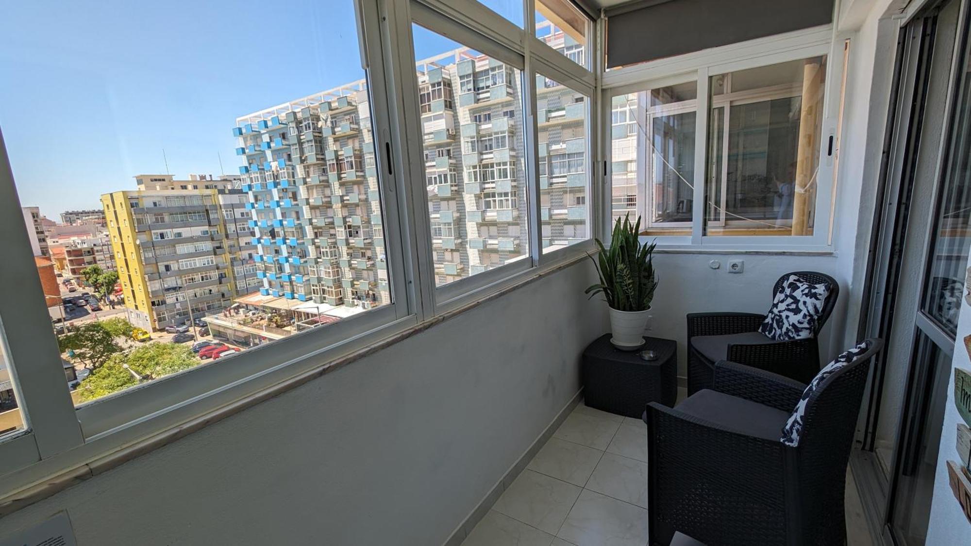 2 Room Condo - 5 Mins From Costa Da Caparica Beach & Bars Exterior photo