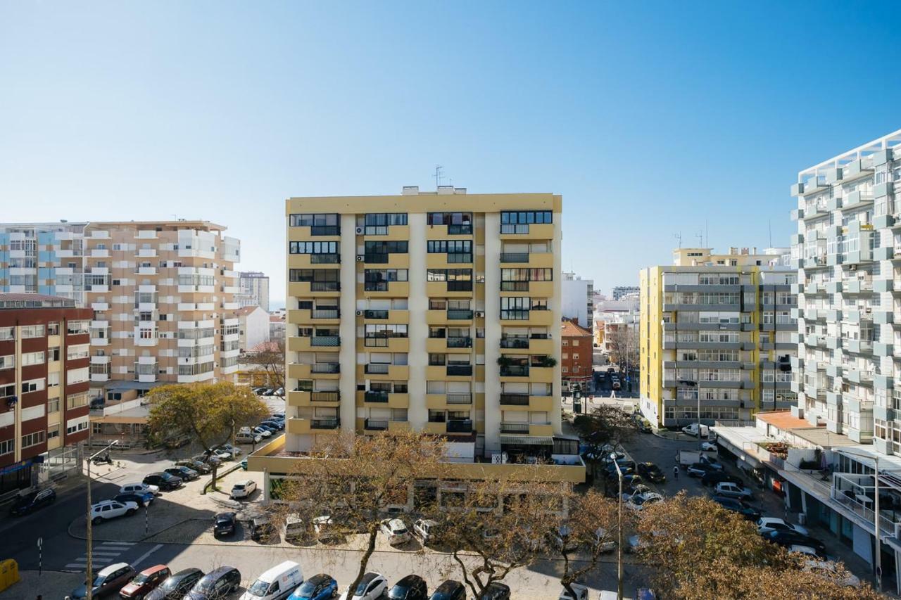 2 Room Condo - 5 Mins From Costa Da Caparica Beach & Bars Exterior photo